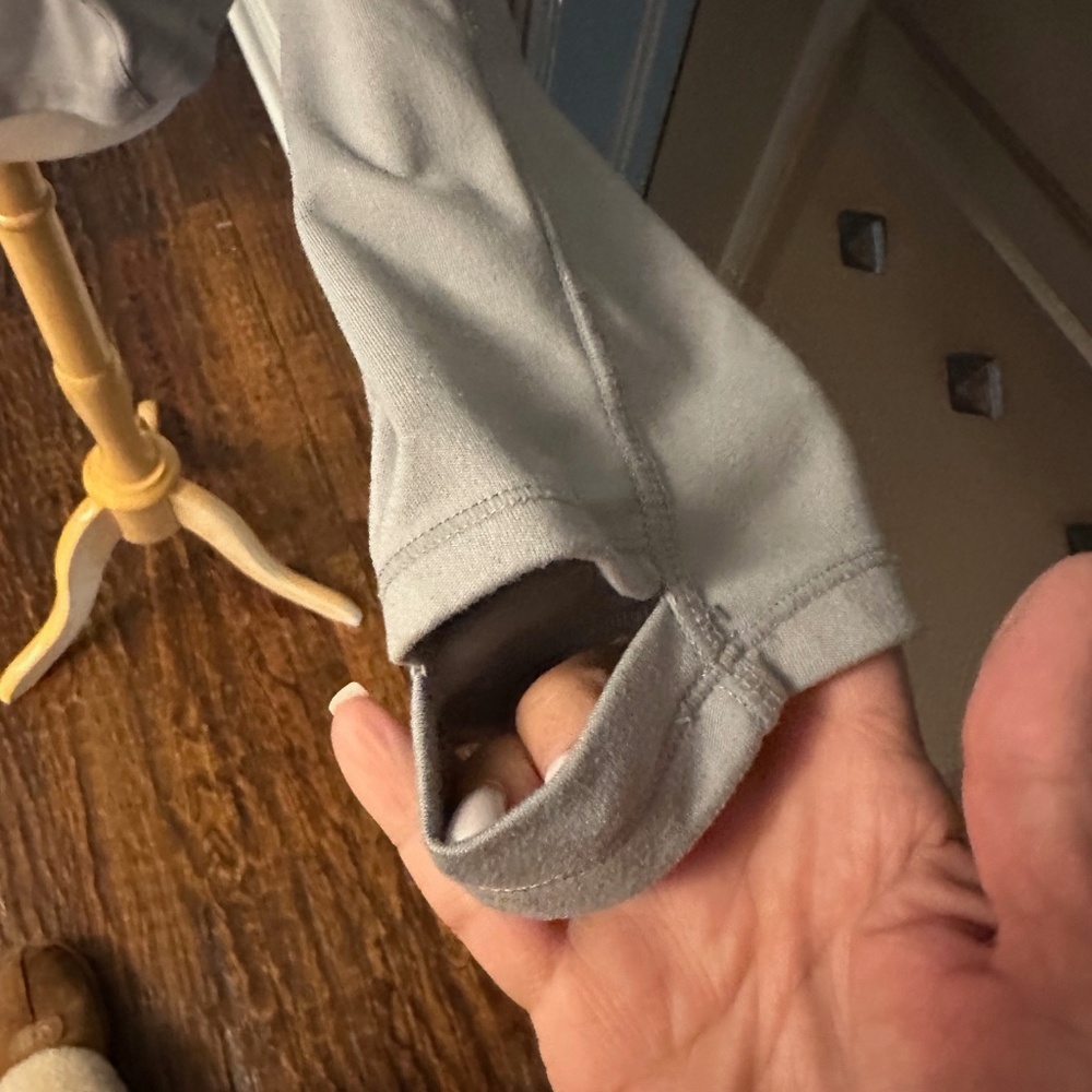 Quarter Zip Top & Printed Leggings in Gray-Size med - Picture 3 of 8
